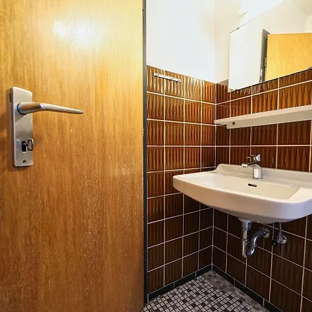 Appartement-4 Lägenhet *